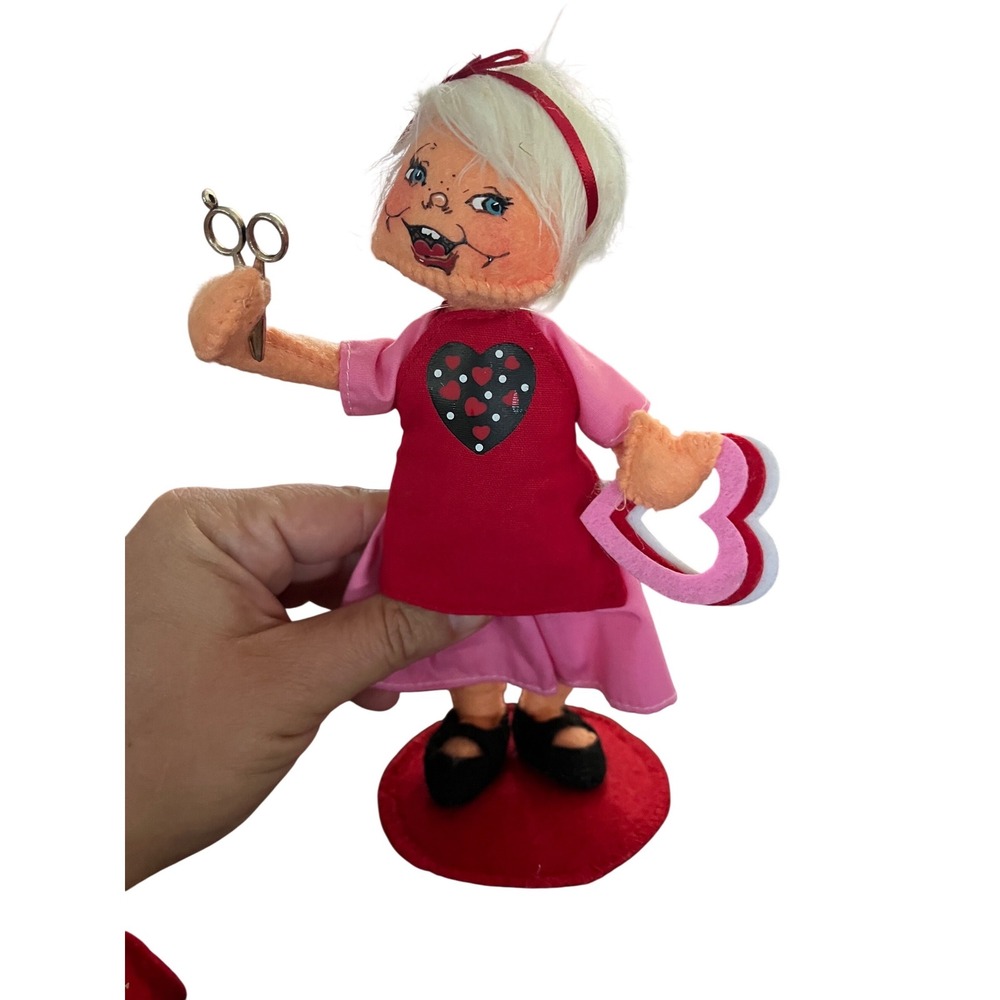 Annalee Valentine Girl Doll Pink Dress Red Heart Apron Crafting Scissors 6 inch